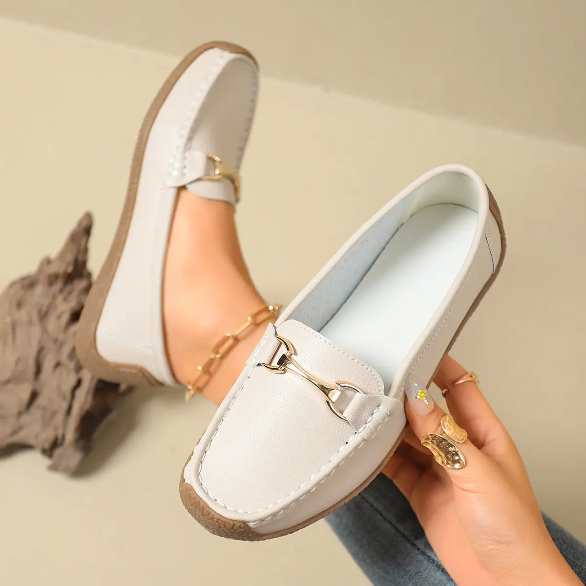 Cushhide Women'S Slip on Loafers Flats Business Casual Soft Microfiber Leather Lightweight Work Flats Walking Shoes Comfortable Penny Flats with Metal Buckle Girl Footwear Flatform Elegant Slipon